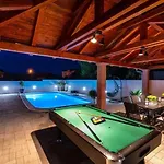 House Luxury With Pool Ferienhaus Zaton (Zadar)