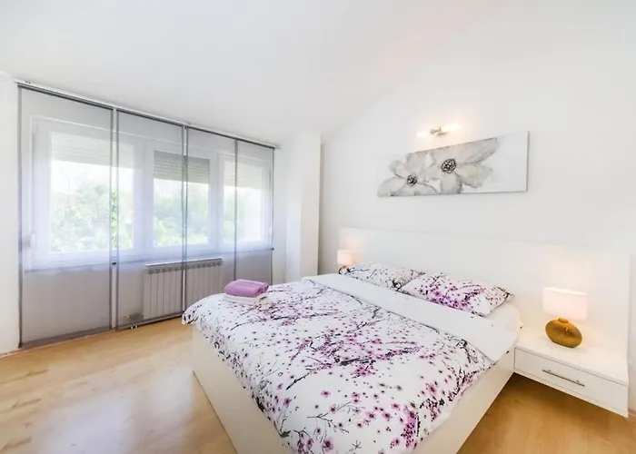 House Luxury With Pool Дом отдыха