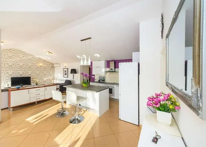 House Luxury With Pool *